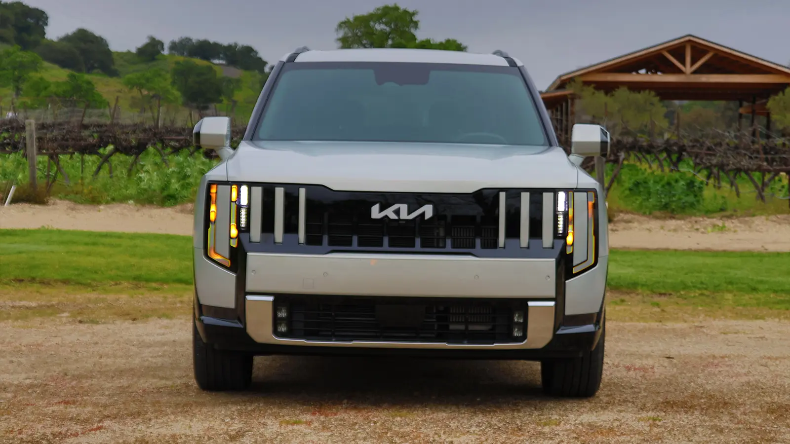 A 2027 Kia Telluride front nose view