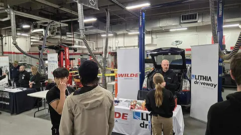 Estudiantes de la Escuela Técnica del Condado de Waukesha (WCTC)