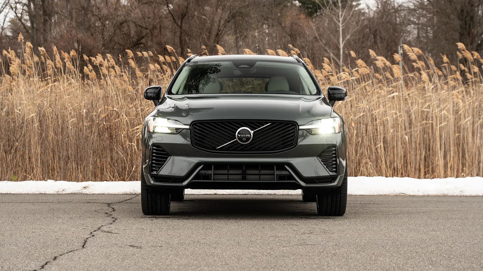 A 2026 black Volvo X60 T8