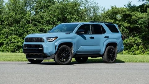 Front Angled Image of a Blue 2026 Toyota 4Runner Platinum with Black Wheels