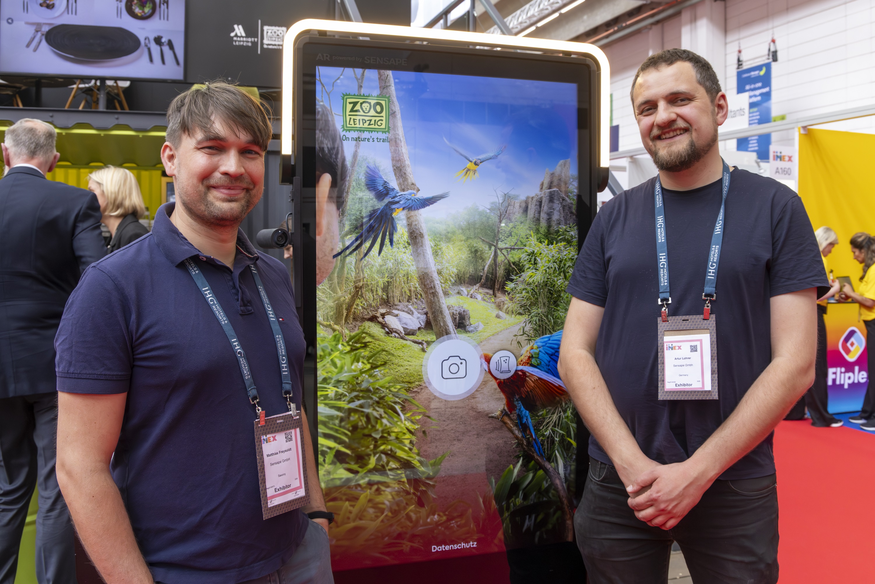 Sensape partnered with the Leipzig Convention Network at IMEX 2026 in Frankfurt (Booth A140, 19–21 May). The show broke all previous visitor records – and Sensape’s 55” Phantastic Promoter with AI-generated imagery drew large crowds: visitors left with a personalised Leipzig memory sent directly to their smartphone.