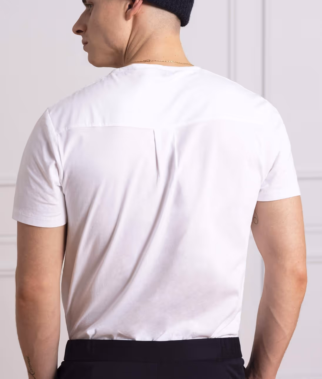 L'Estrange — Tailored tee