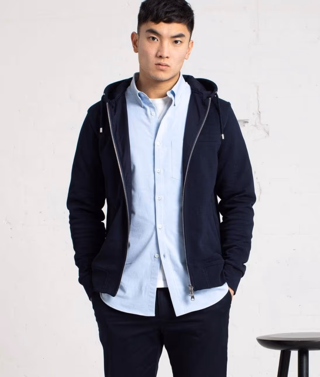 L'Estrange — Monochrome hood