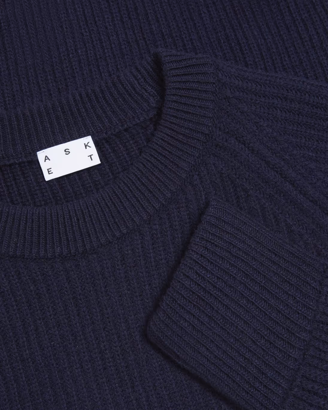 Asket — Heavy wool sweater