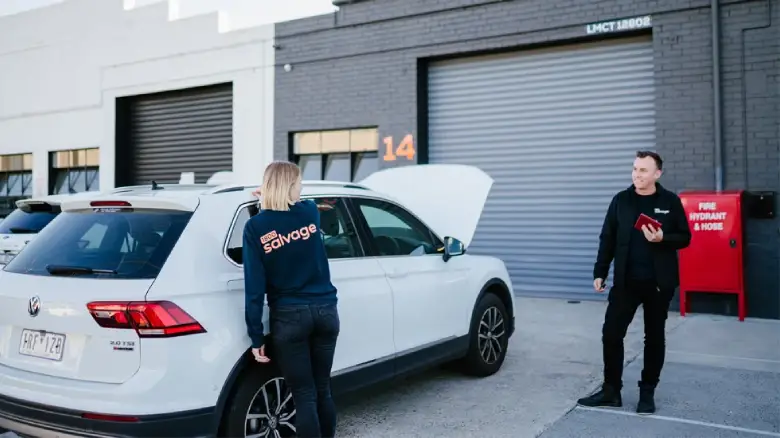 Adelaide car removal specialist explaining tips for disposing of an old car and arranging free pickup with instant cash offers.