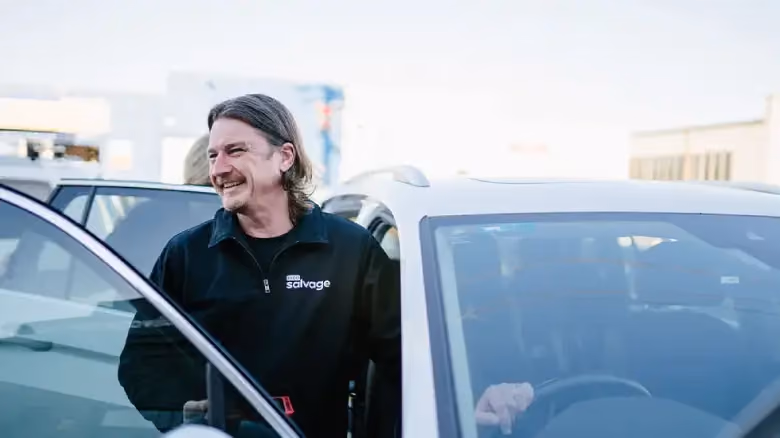 1800 Salvage team member in Adelaide assisting with easy used car sales and free vehicle pickup.