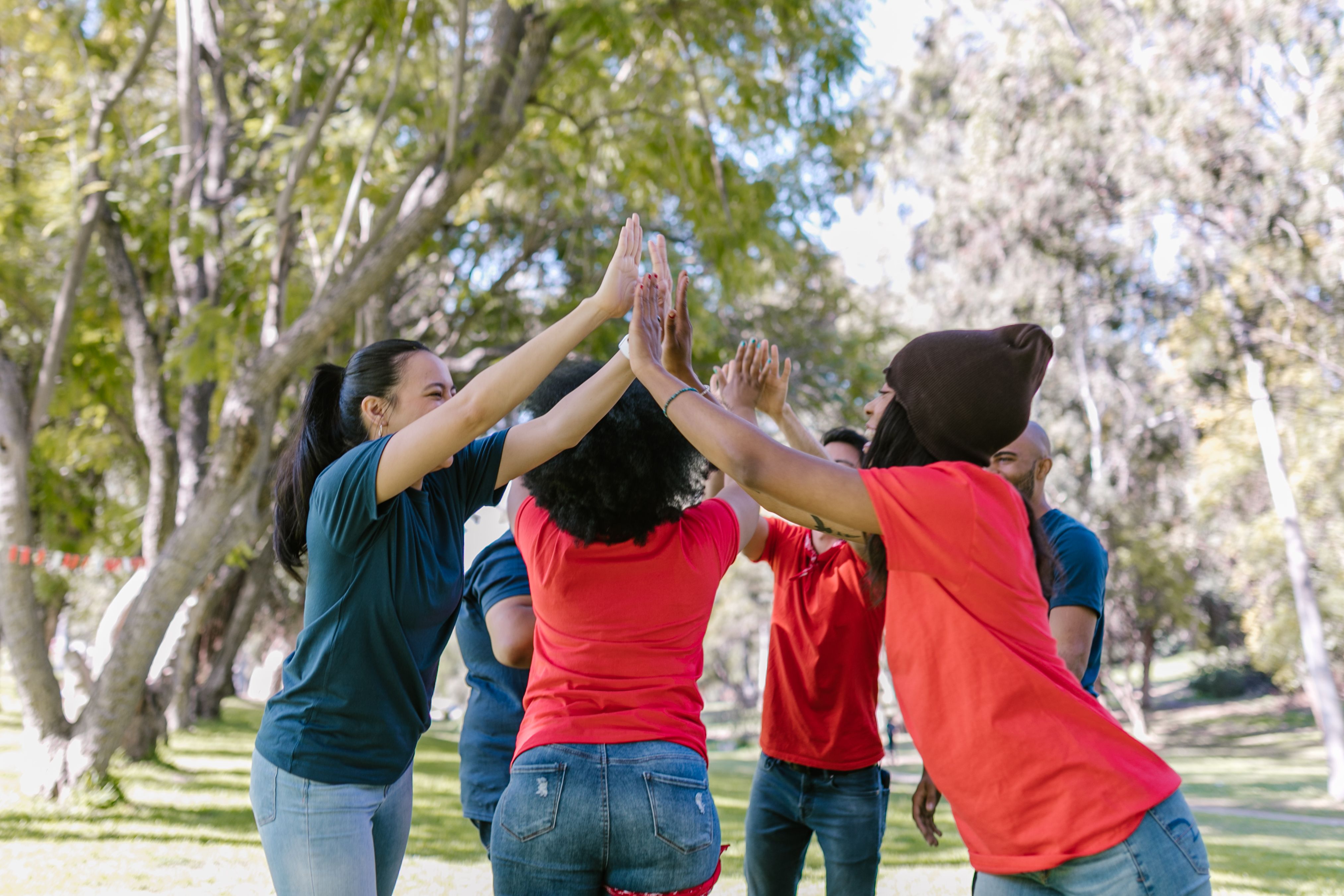 20 Team Building Games for Work That Don’t Feel Forced