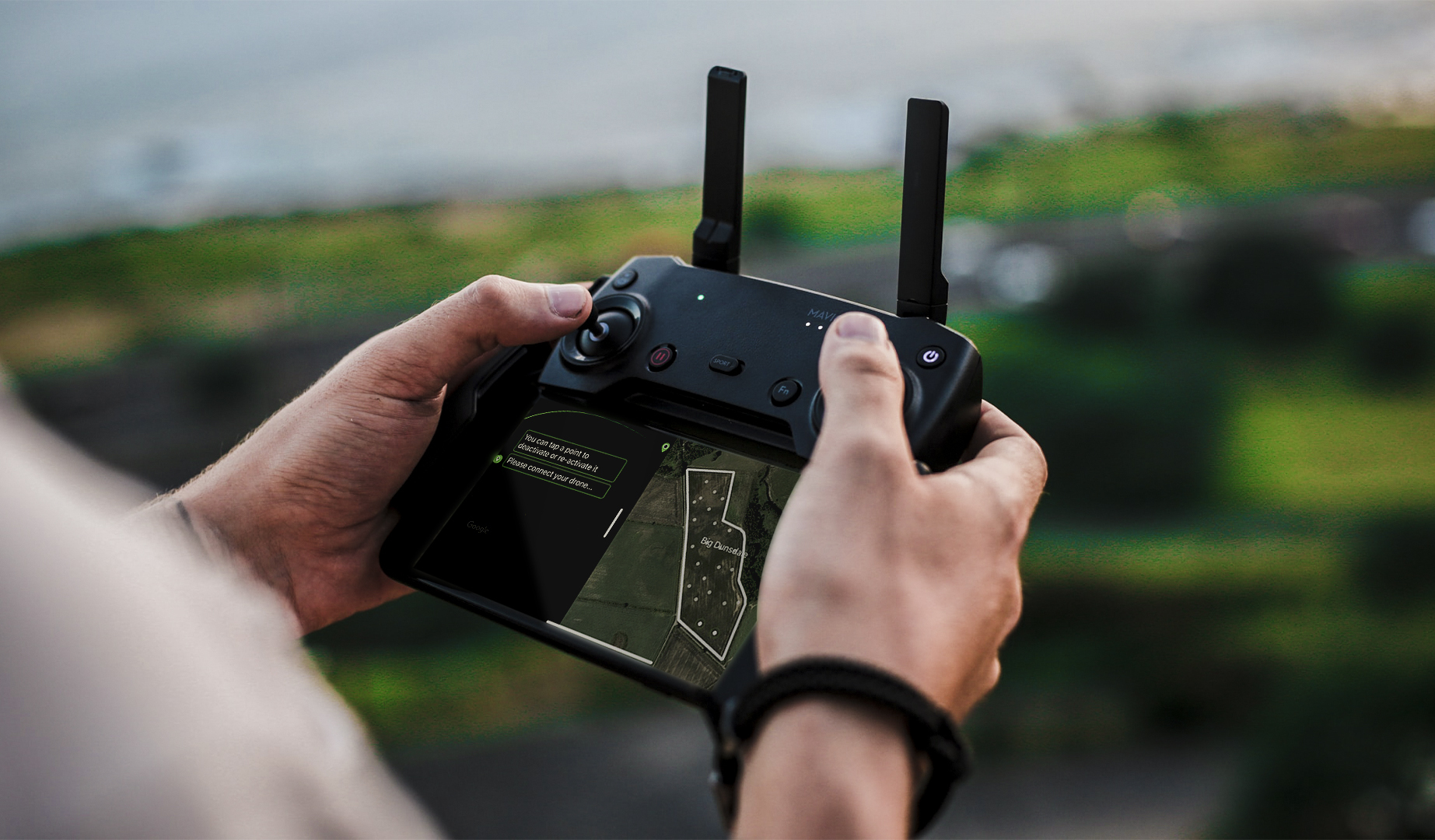 Skippy Scout, an innovative agricultural solution by CodigoDelSur, automates off-the-shelf drones with a simple mobile app.