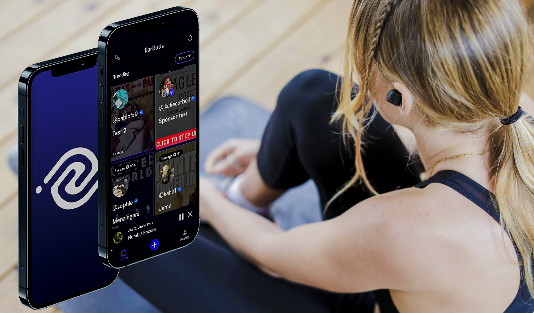 The Earbuds Android app, successfully built by CodigoDelSur, includes real-time notifications and in-app music integration.