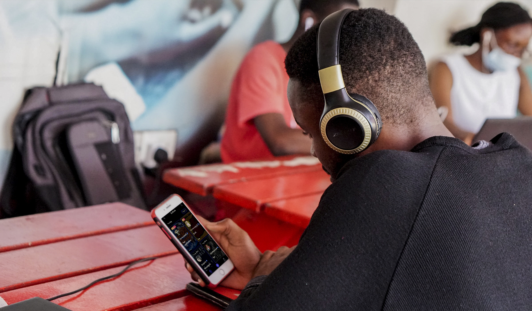 CodigoDelSur developed Earbuds, allowing users to stream their favorite music live for followers, even across different platforms.