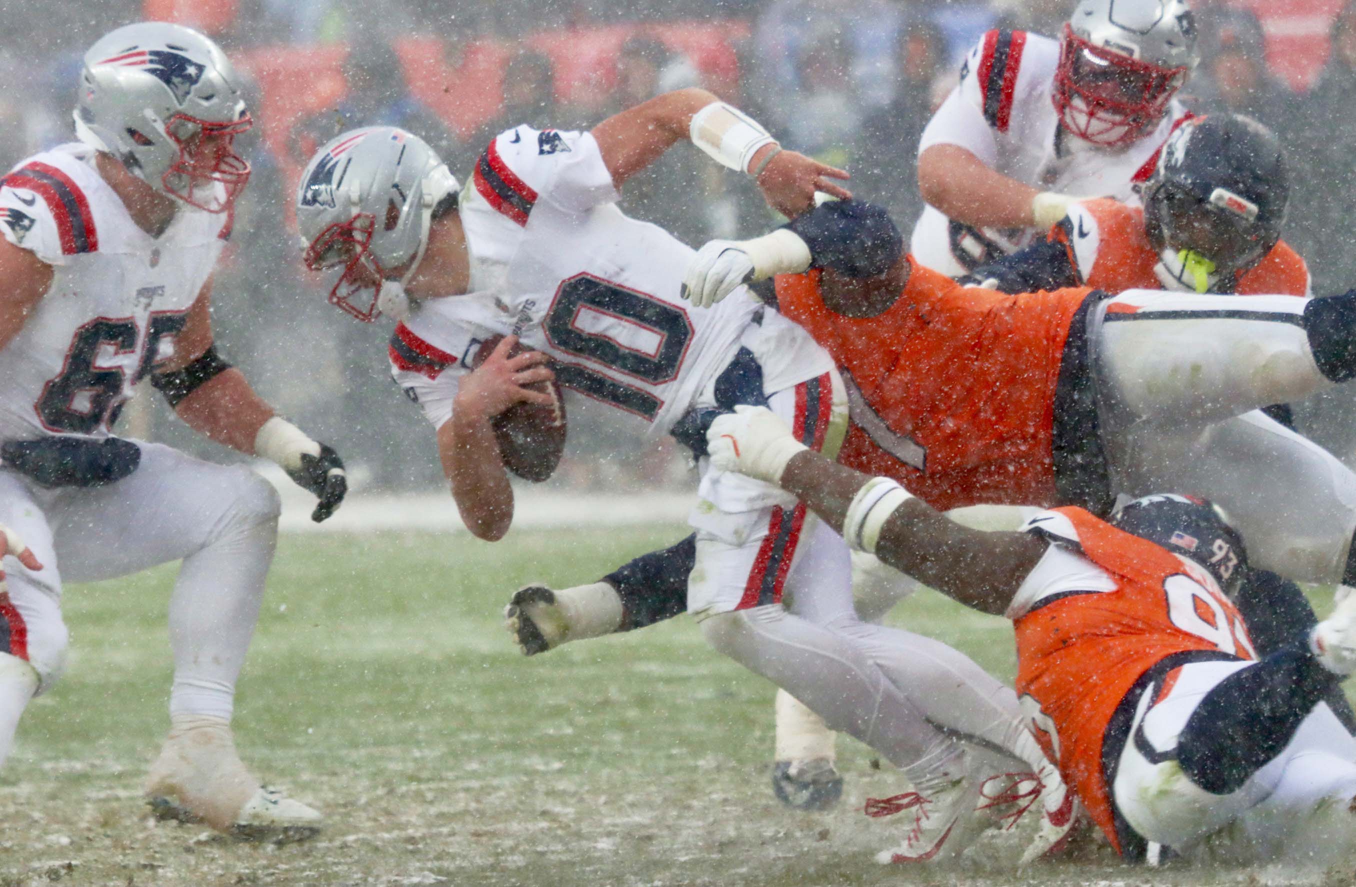 Sack Leaders – Drake Maye is taken down by the Broncos’ league-best pass rush, notching one of five team sacks.