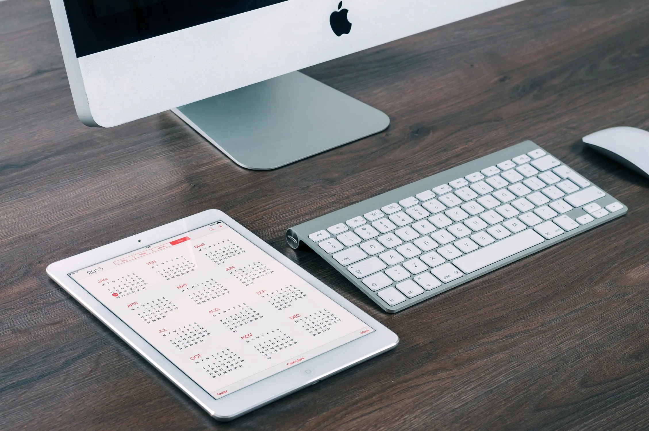 bookkeeping tips: track expenses once a week