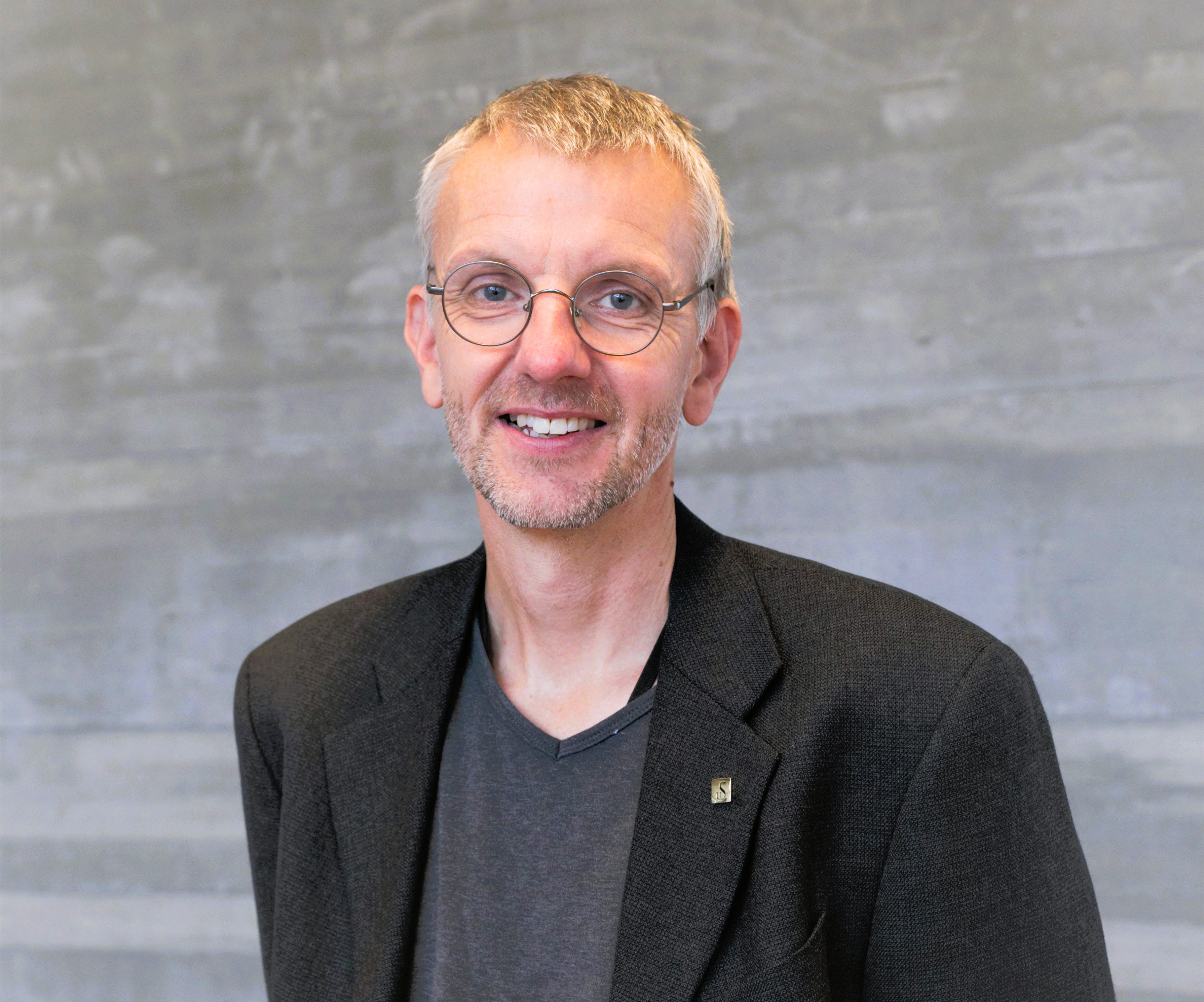Helge Bøvik Larsen