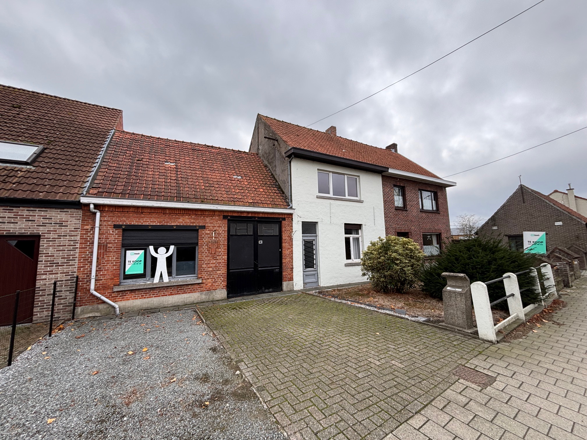 Te renoveren woning met grote tuin en werkplaats