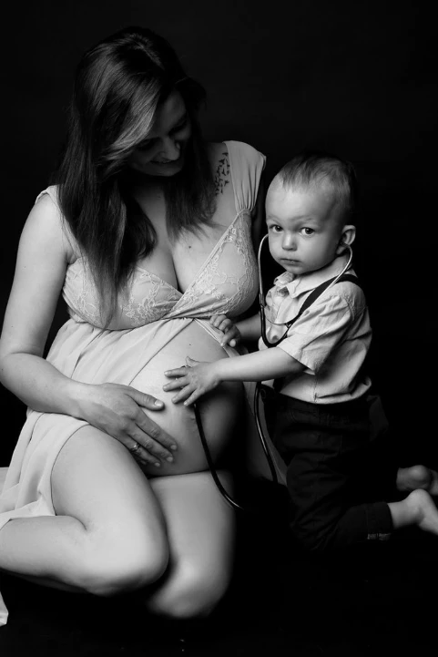 Babybauch - Blitz im Studio - Fotografie Schneider Rostock