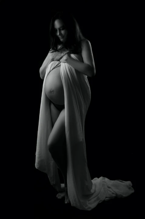 Babybauch - Blitz im Studio - Fotografie Schneider Rostock