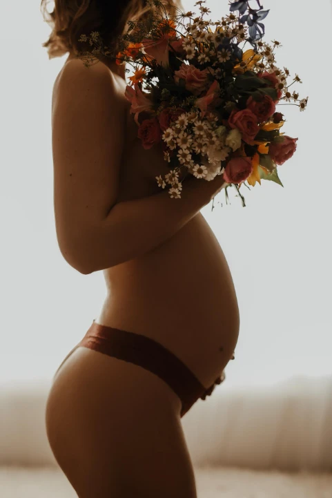 Babybauch - Tageslichtstudio - Fotografie Schneider Rostock