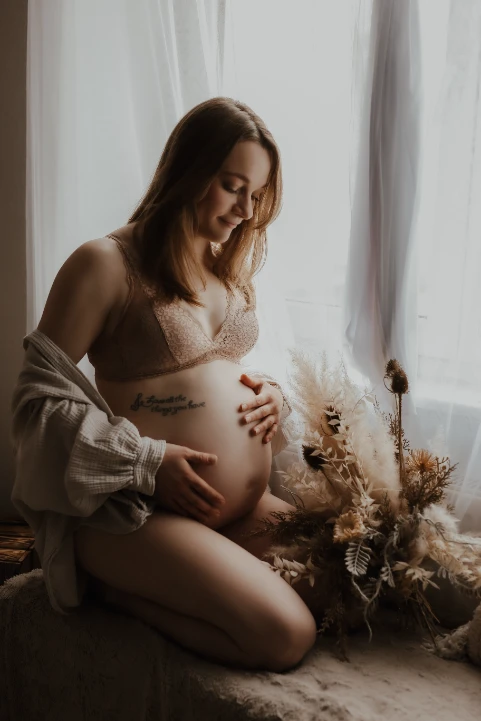 Babybauch - Tageslichtstudio - Fotografie Schneider Rostock