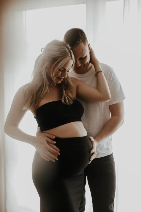Babybauch - Tageslichtstudio - Fotografie Schneider Rostock