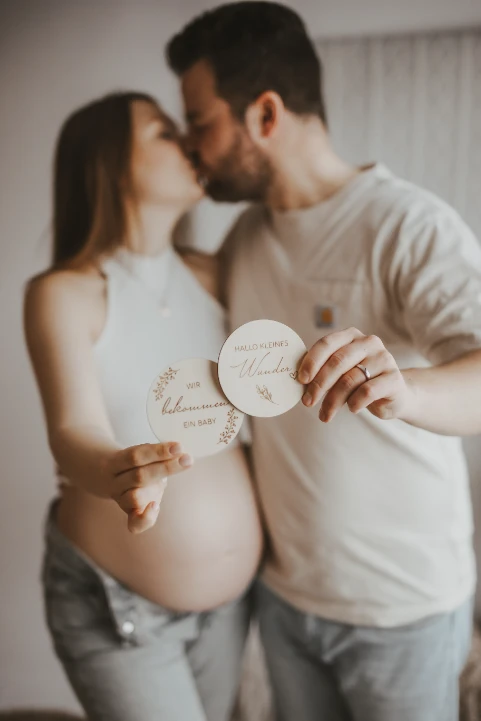 Babybauch - Tageslichtstudio - Fotografie Schneider Rostock