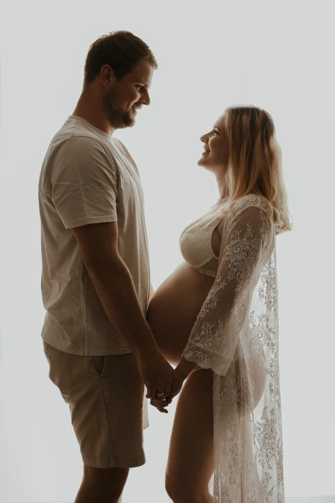 Babybauch - Tageslichtstudio - Fotografie Schneider Rostock