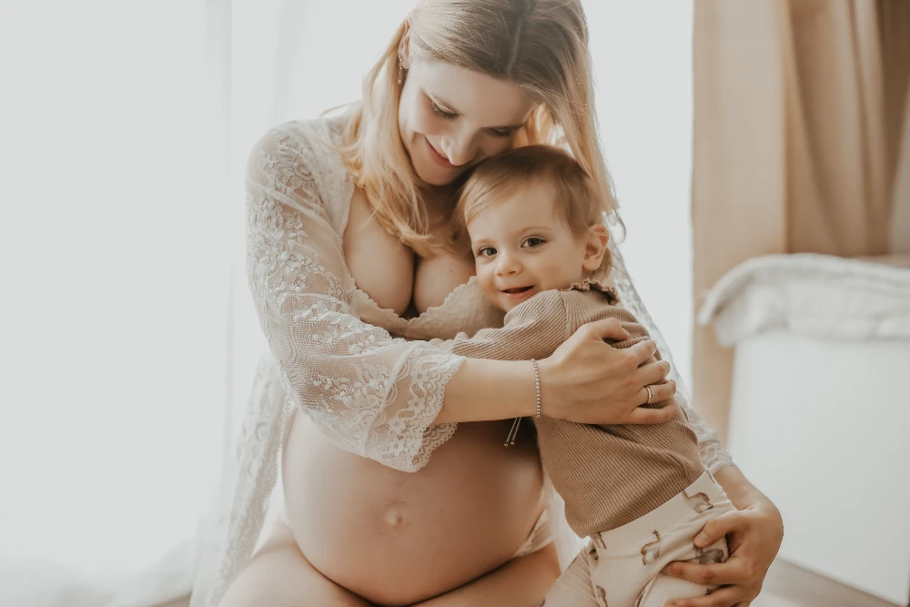 Babybauch - Tageslichtstudio - Fotografie Schneider Rostock