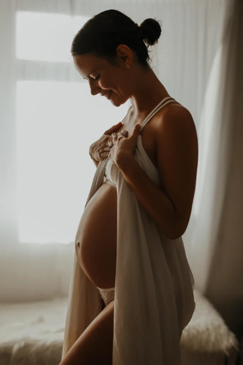 Babybauch - Tageslichtstudio - Fotografie Schneider Rostock