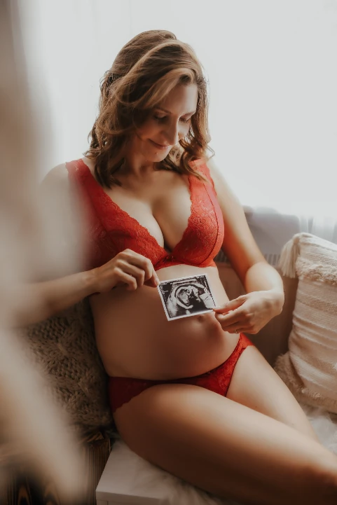 Babybauch - Tageslichtstudio - Fotografie Schneider Rostock