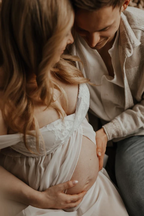 Babybauch - Tageslichtstudio - Fotografie Schneider Rostock