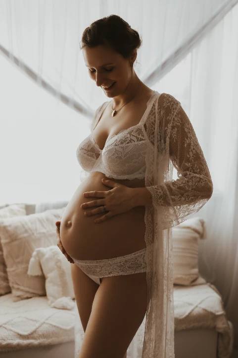Babybauch - Tageslichtstudio - Fotografie Schneider Rostock