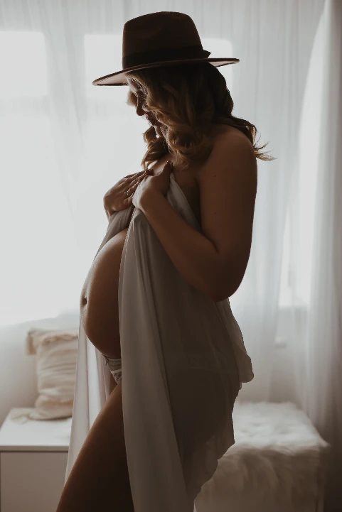 Babybauch - Tageslichtstudio - Fotografie Schneider Rostock