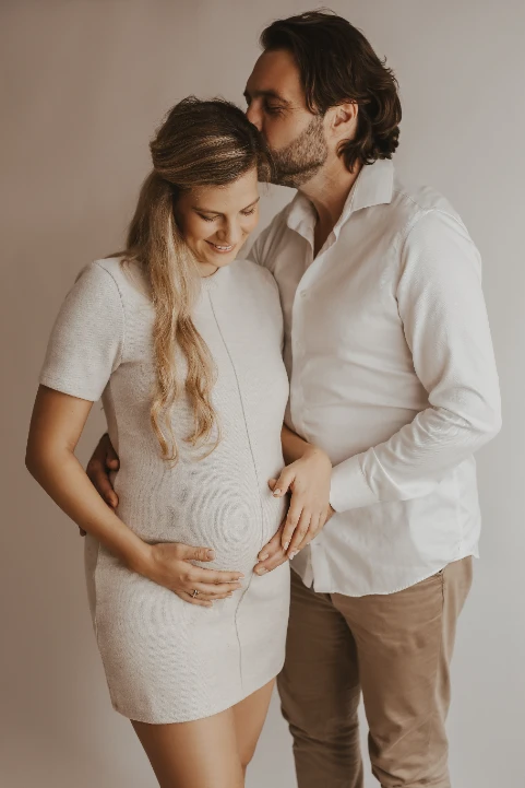 Babybauch - Tageslichtstudio - Fotografie Schneider Rostock