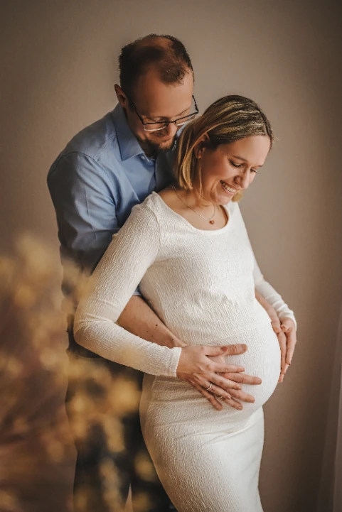 Babybauch - Zuhause - Fotografie Schneider Rostock