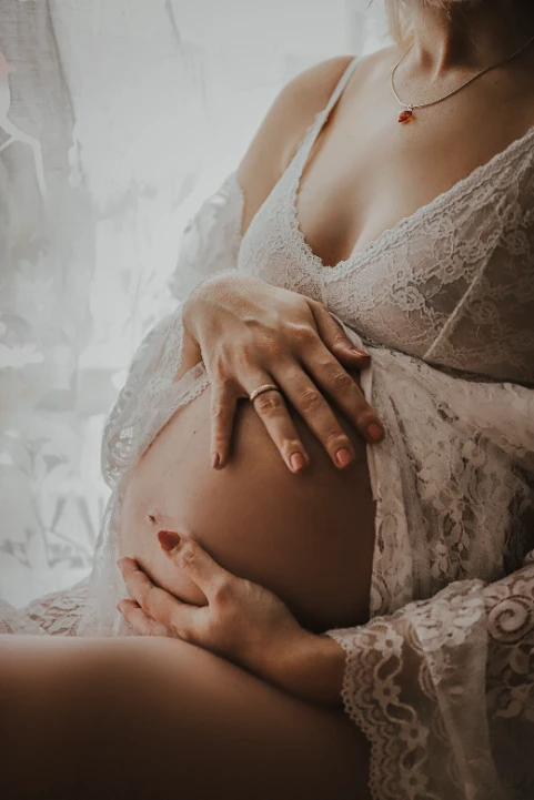 Babybauch - Zuhause - Fotografie Schneider Rostock
