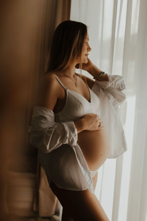 Babybauch - Tageslichtstudio - Fotografie Schneider Rostock
