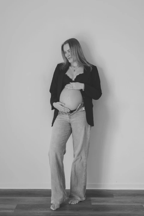 Babybauch - Tageslichtstudio - Fotografie Schneider Rostock