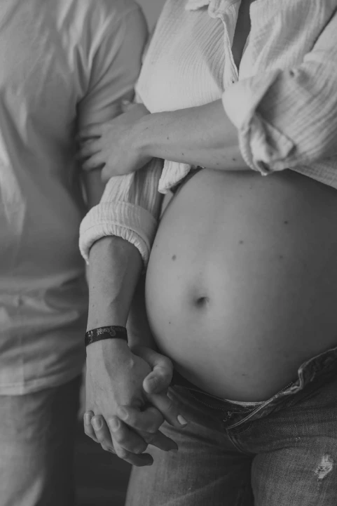 Babybauch - Tageslichtstudio - Fotografie Schneider Rostock