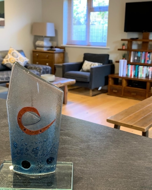 Gwelmor self catering holiday home bags Bronze for Best Dog Friendly Business of the Year 2019/20 at the Cornwall Tourism Awards