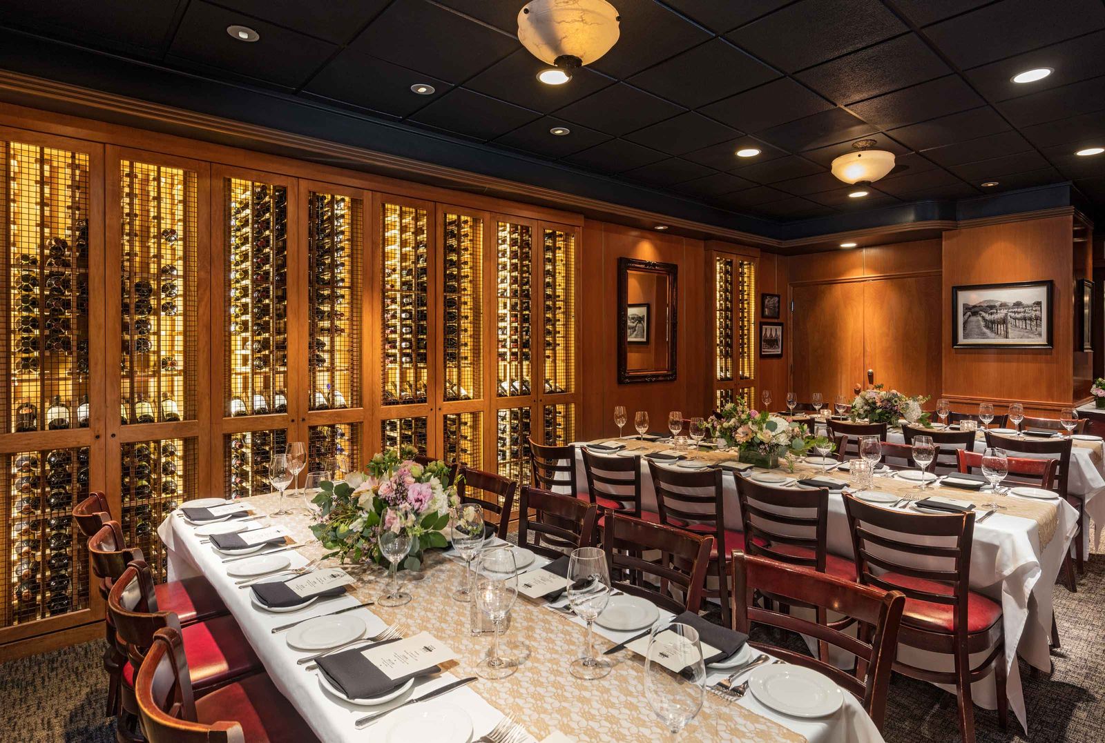 555 East | Long Beach Steakhouse | Since 1984