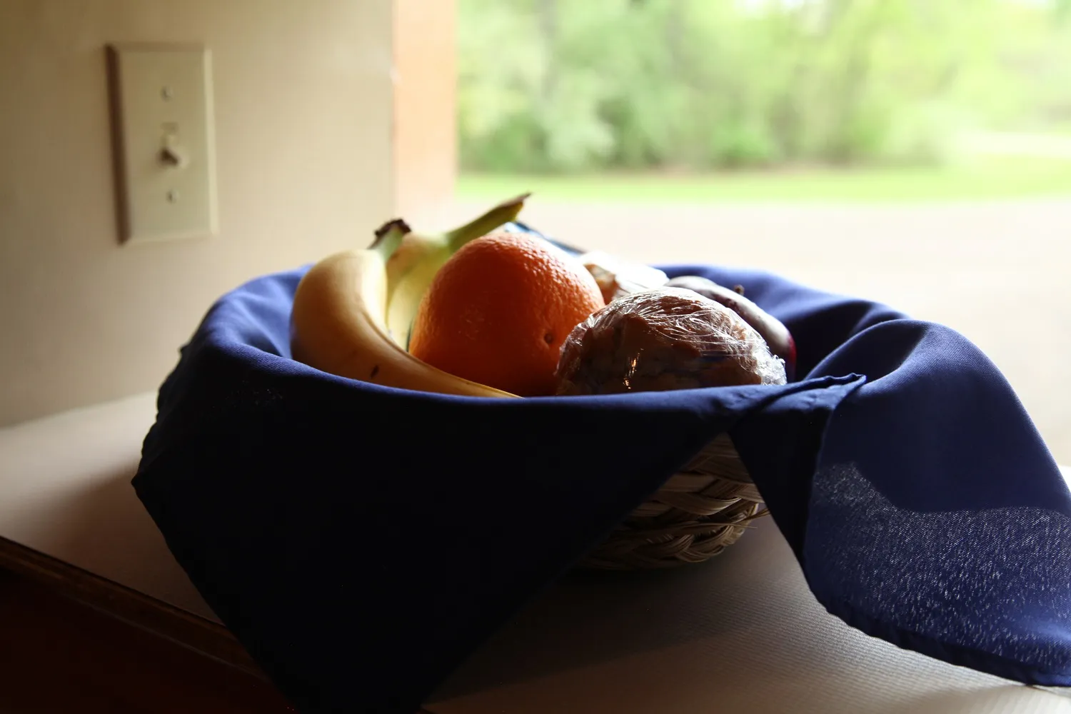 serenity springs breakfast basket in butler door