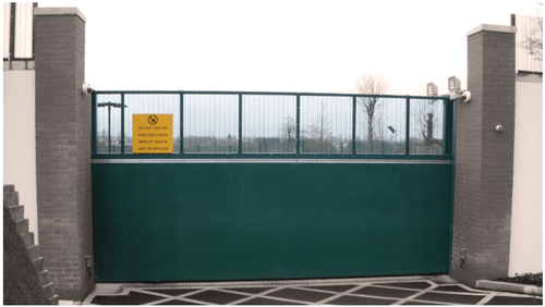 Porte coulissante de protection balistique