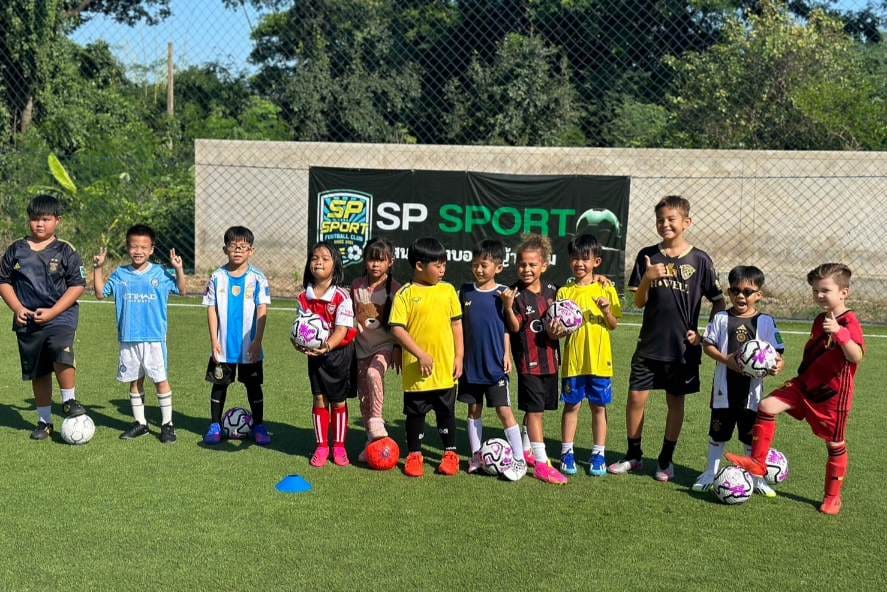 ORIGINAL Free Football Classes in English