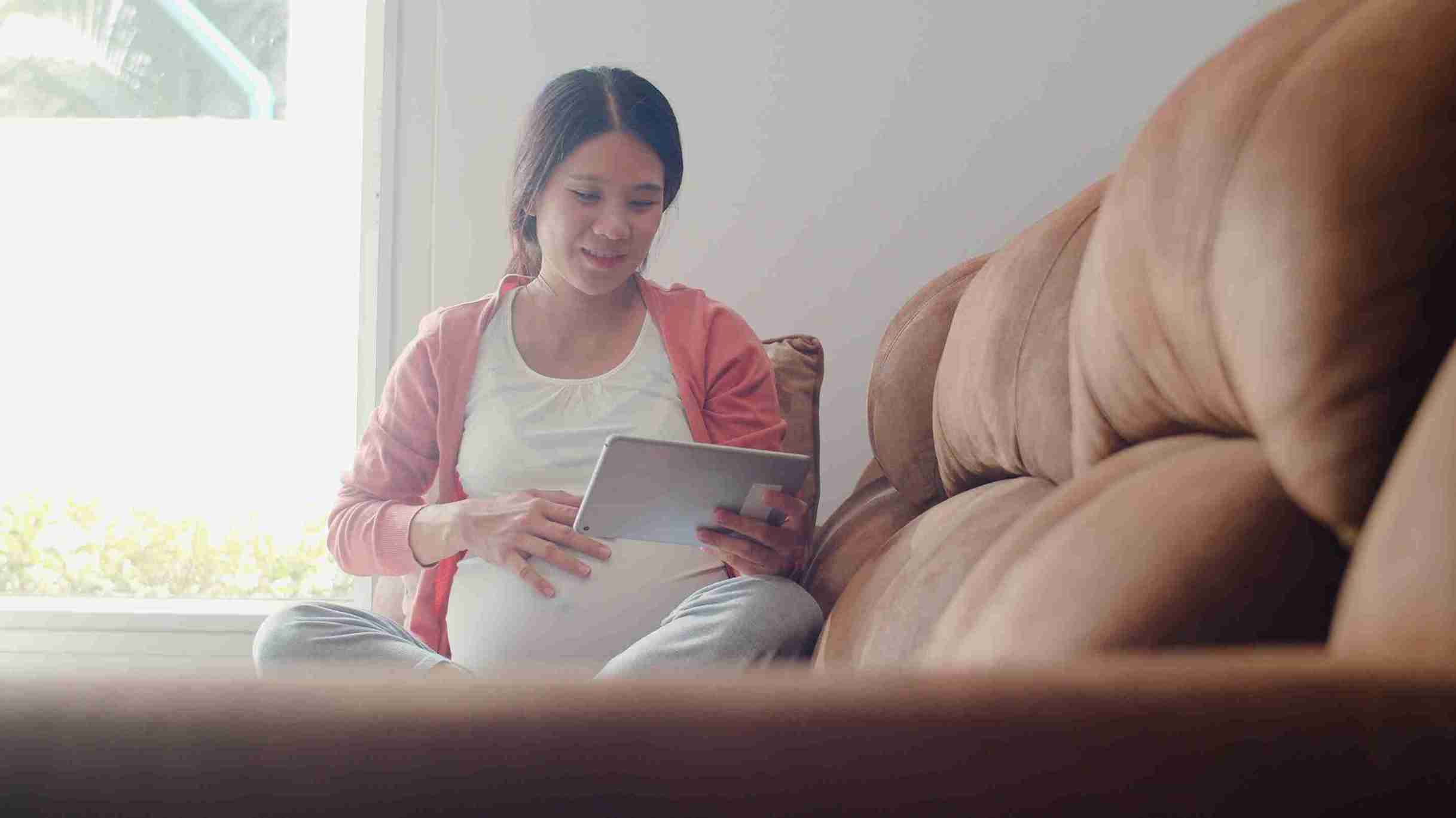 What AI-Powered Pregnancy Tools Actually Do