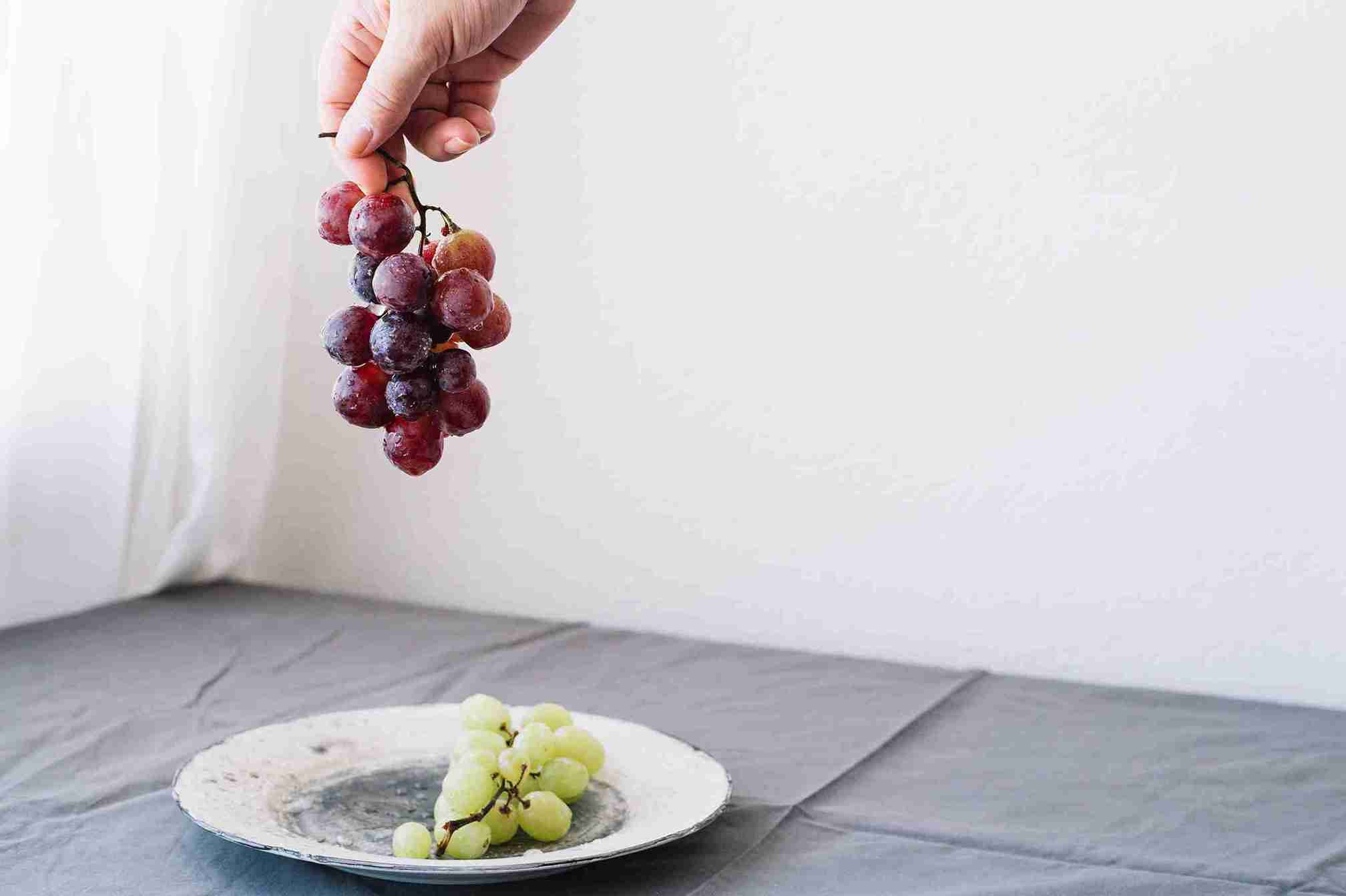 So, can pregnant women eat grapes?