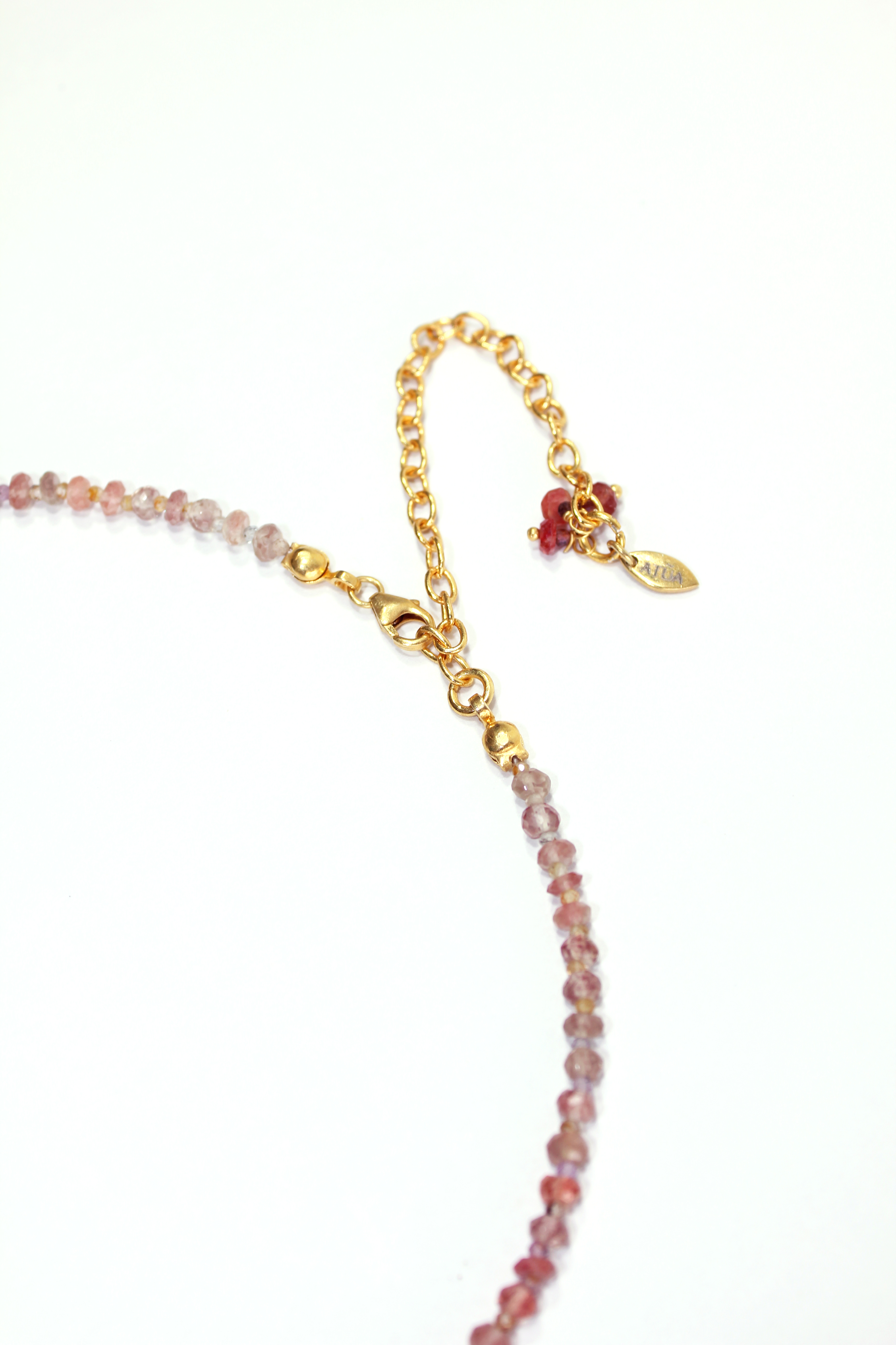 Necklace with andesian sapphire feather in gold plated silver.