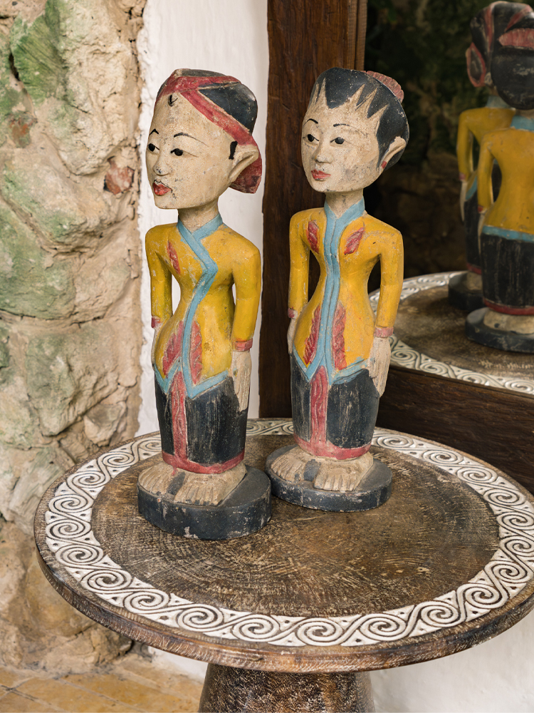 Ethnic and Contemporary Decorative Objects