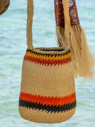 Mochila Tikuna  en cumare y moriche