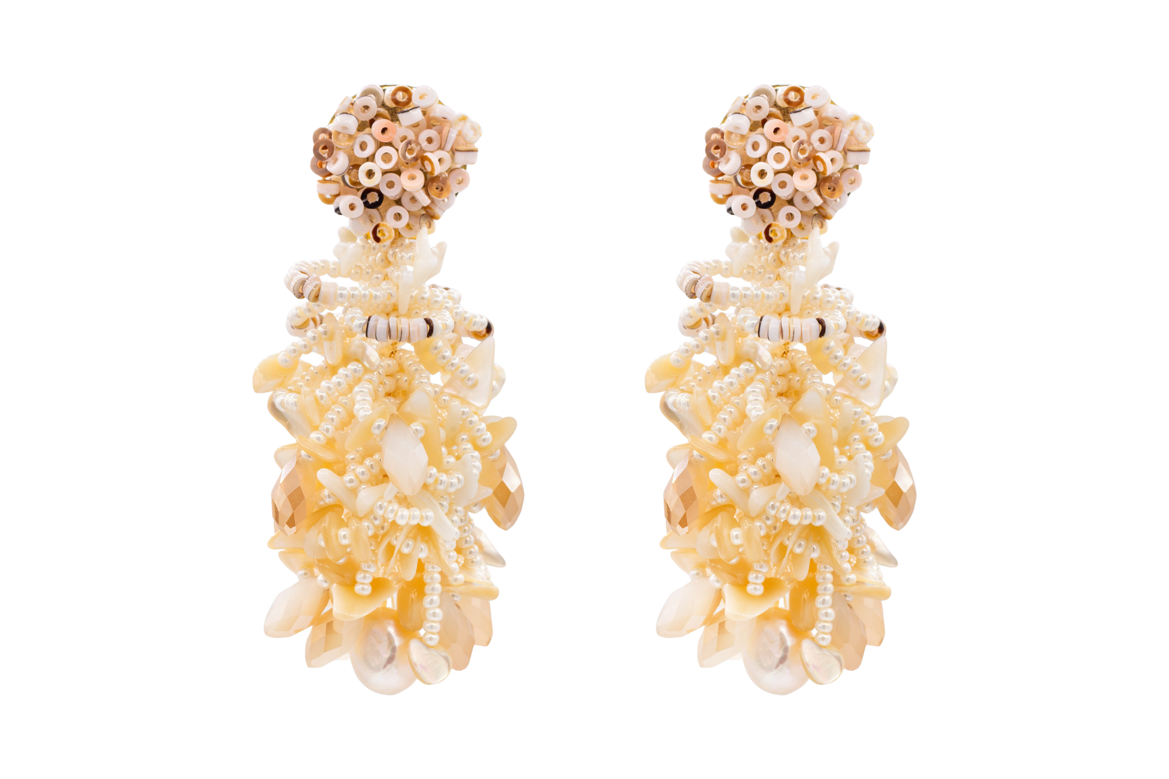 Aretes diseño capullo - perlado.