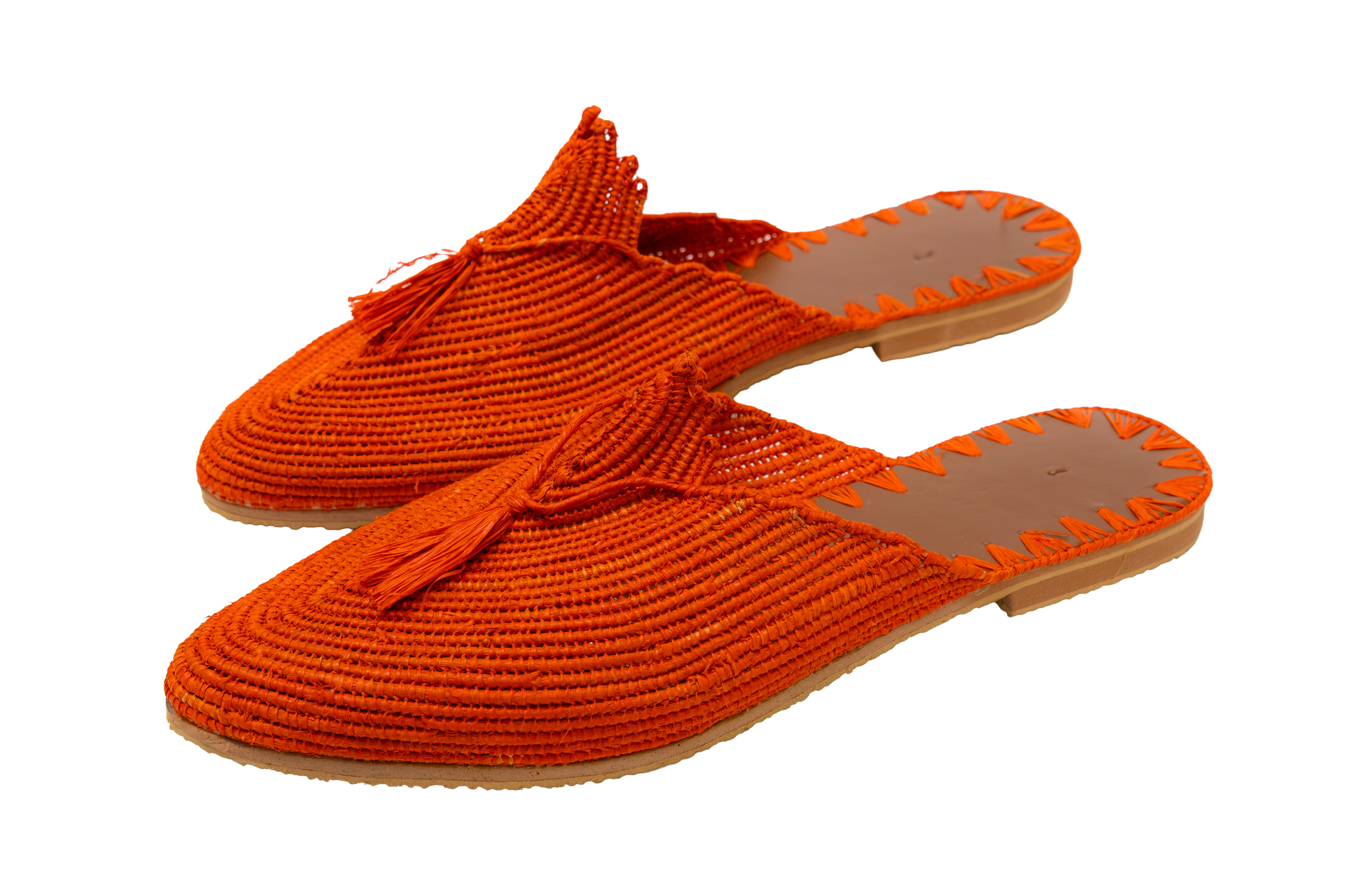 Sandalia marroquí en fibra con fleco-naranja