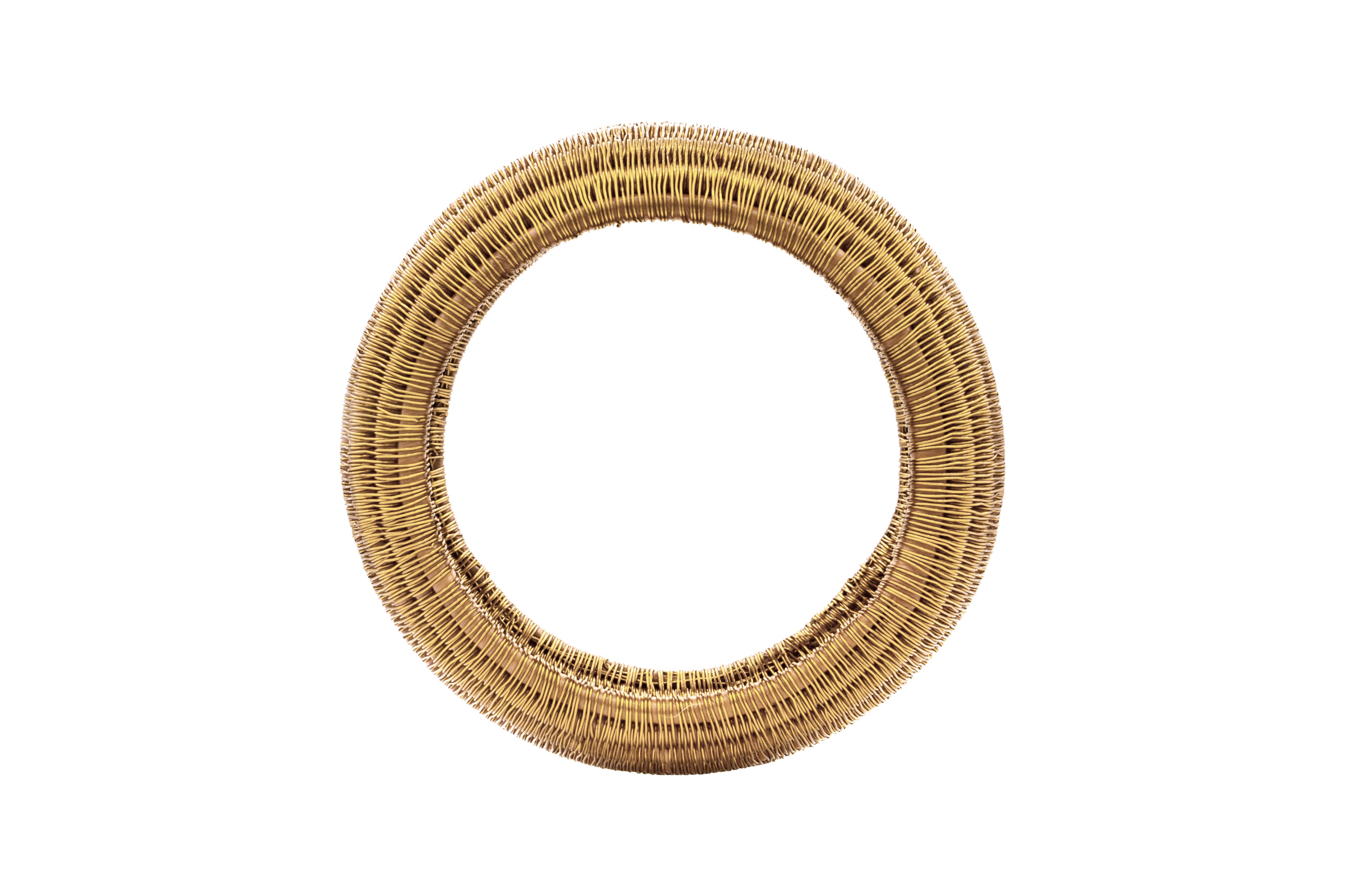Brazalete en hilos dorados